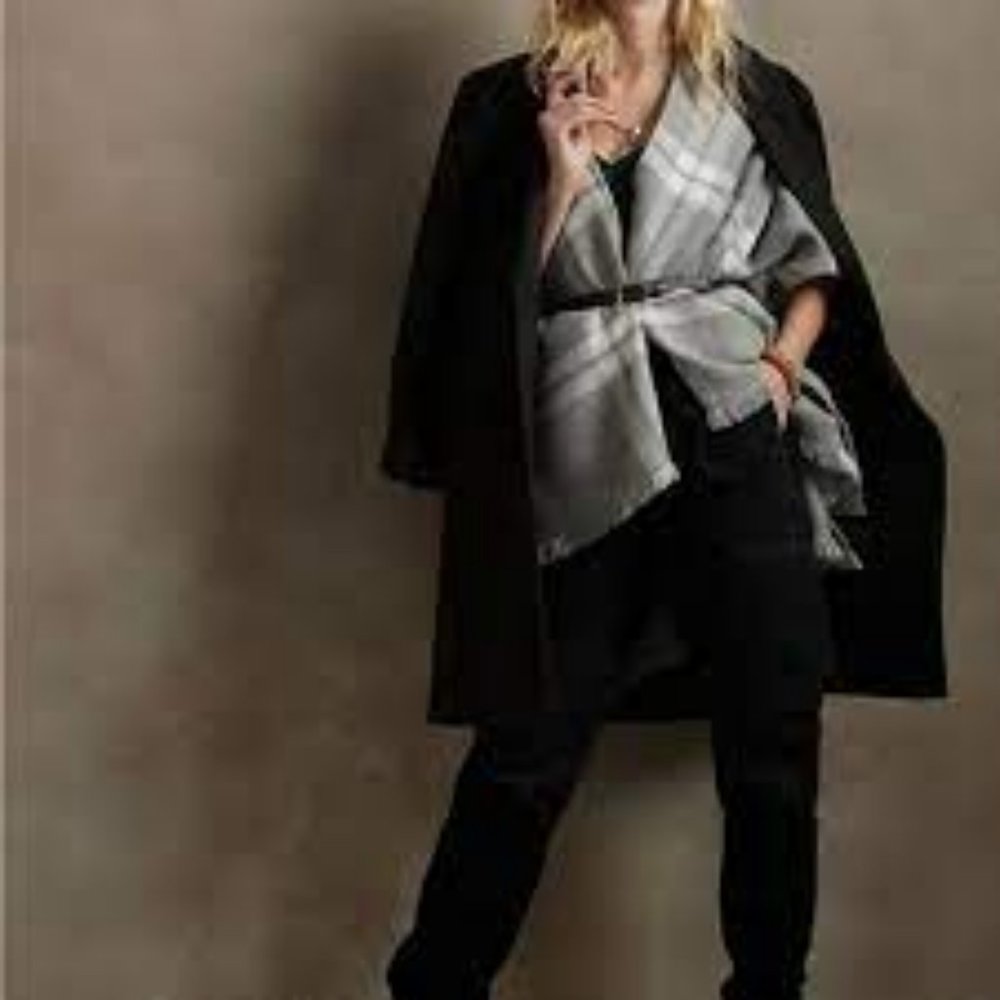 Banana Republic Grey White Plaid Poncho